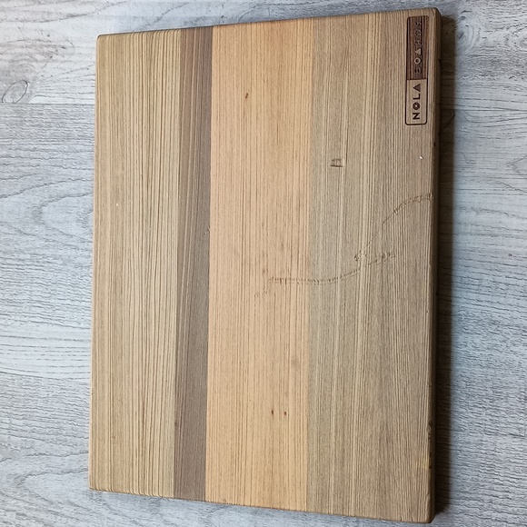 Nola boards carved design cutting board - Picture 3 of 10
